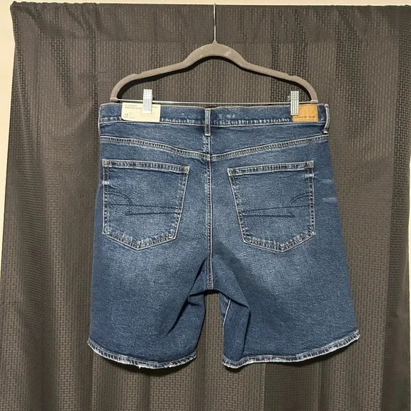 NEW American Eagle 8" Strigid Perfect Denim Bermuda Shorts Women’s Size 14 - Picture 4 of 8